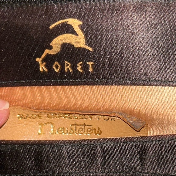 Koret 1930's VINTAGE Black and Gold Clutch with Elegant Design - Picture 10 of 10